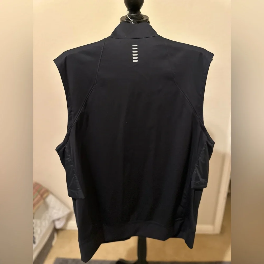 NEW WT UNDER ARMOUR COLDGEAR REACTOR‎ RUN VEST BLACK SIZE LARGE SLEEVLESS